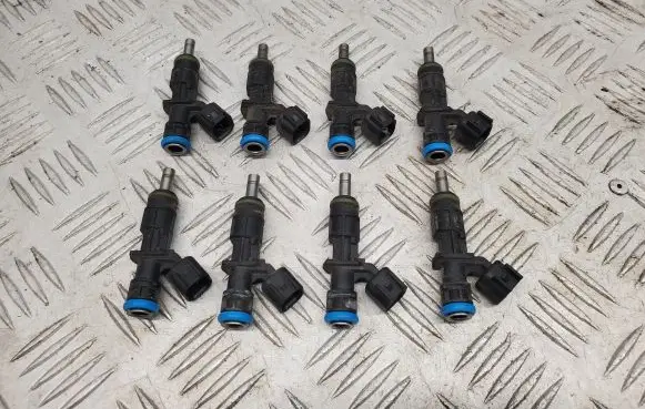 Dodge RAM 1500 DS Fuel injector 05281568AA