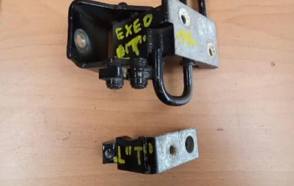 Seat Exeo (3R) Rear door hinge set 