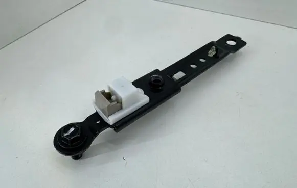 KIA Xceed Seat belt adjustment rail
