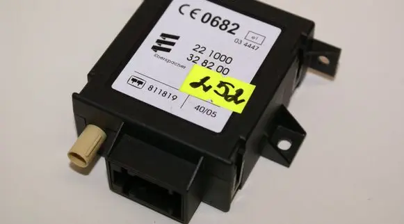 Volkswagen PASSAT B6 Immobilizer control unit/module 221000328200