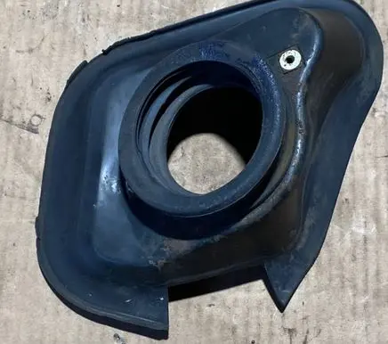 Mercedes-Benz E W124 Air intake duct part 1245200102