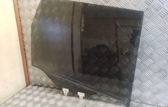 Nissan X-Trail T31 Rear door window glass 43R007953