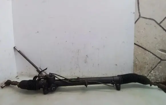 Volkswagen PASSAT B5.5 Steering rack 8D1422074
