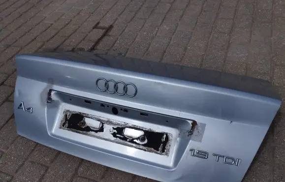 Audi A4 S4 B5 8D Tailgate/trunk/boot lid