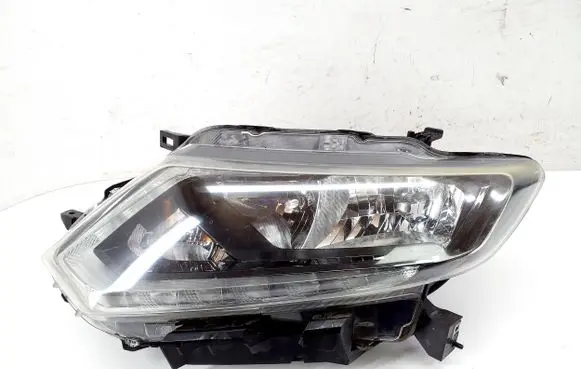 Nissan X-Trail T32 Headlight/headlamp