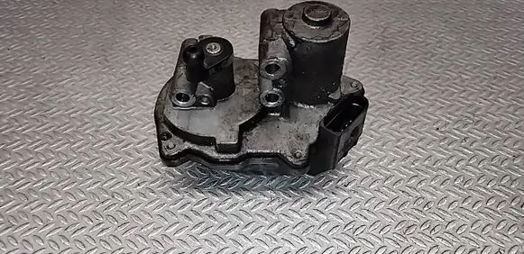 Volkswagen PASSAT B6 Intake manifold valve actuator/motor 06F133482E A2C53279226 1045310S01