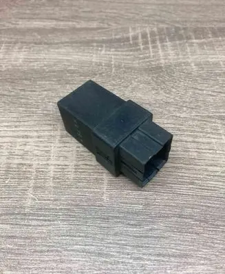Mitsubishi Carisma Other relay MR228120 72TM202
