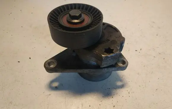 Volvo V70 Generator/alternator belt tensioner 