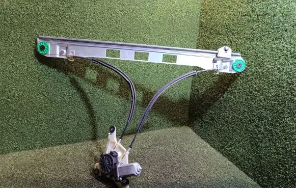 Nissan NV400 Front door window regulator with motor 807210008R 128001032 9030285