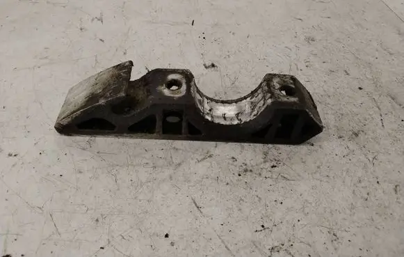Audi Q7 4L Sway bar bush bracket, front 001023377 AW6082 7L0411063B