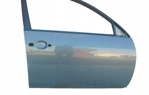 Nissan Primera Front door