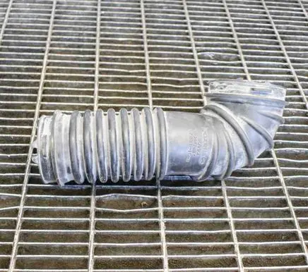 Mazda 6 Air intake hose/pipe SH0113221