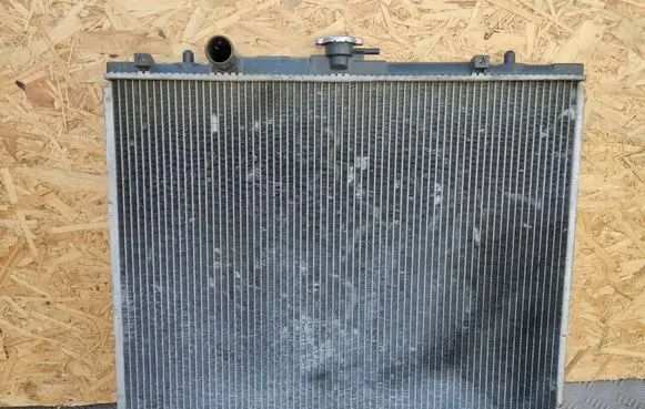 Mitsubishi L200 Coolant radiator