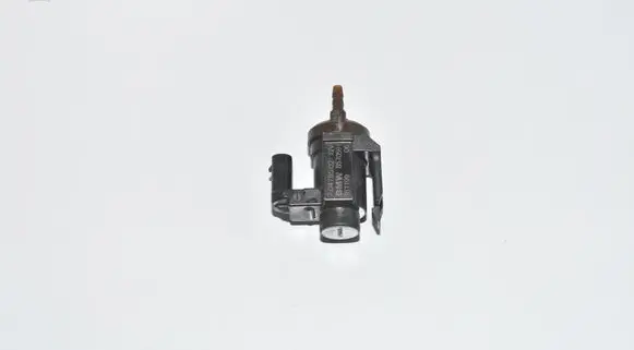 BMW X3 G01 Vacuum valve 8570591 11748570591