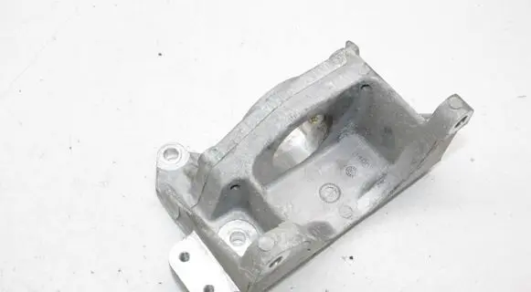 Nissan Leaf II (ZE1) Driveshaft support bearing bracket 