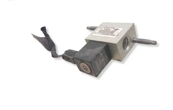 Mercedes-Benz B W246 W242 Air conditioning (A/C) expansion valve 2428302100