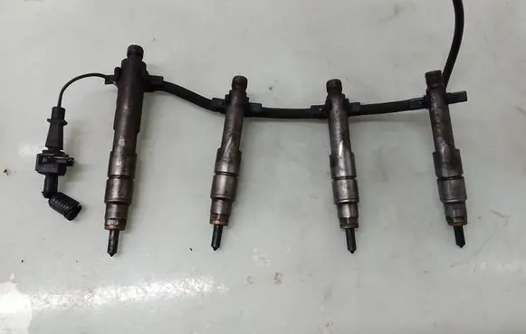 Renault Megane I Fuel injectors set 0432193753