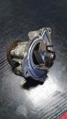 Mercedes-Benz A W168 Water pump R1662010310