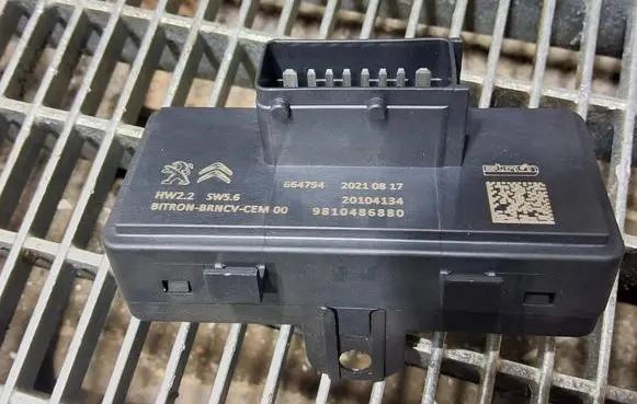 Citroen C4 III e-C4 Seat control module 9810486880
