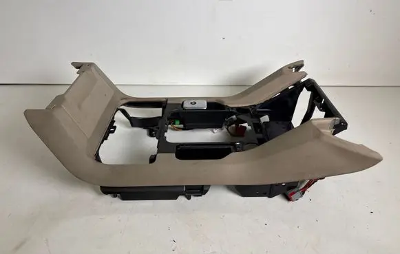 Land Rover Discovery 4 - LR4 Center console AH2204567