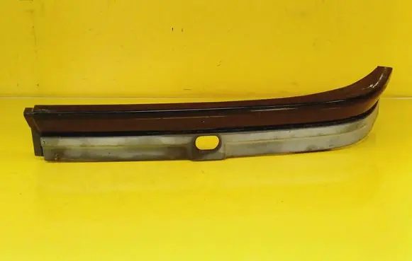 Land Rover Range Rover P38A Under headlight/headlamp trim 