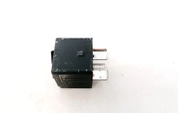 BMW 5 E60 E61 Other relay 61366901469 v23136-j6-x48