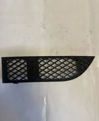 BMW 7 E65 E66 Front bumper lower grill 72758411