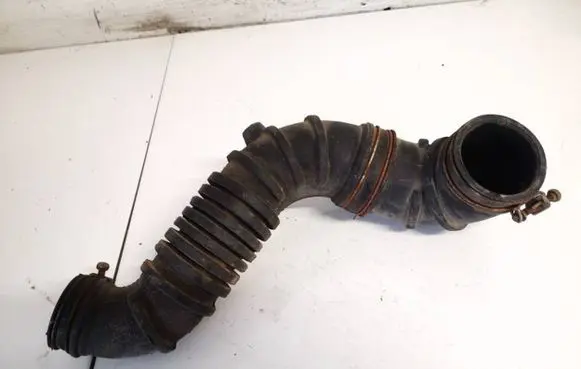 Mitsubishi Pajero Sport I Air intake hose/pipe mr312394