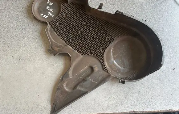 Volkswagen PASSAT B6 Timing belt guard (cover) 03L109107C