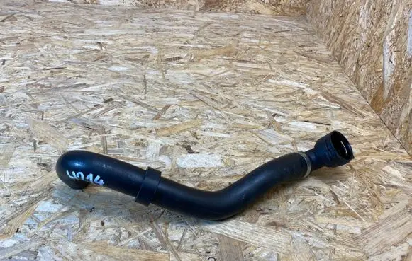 Volvo XC60 Engine coolant pipe/hose 31474845