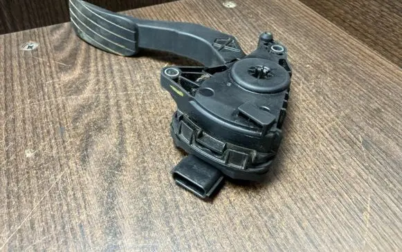 Renault Master III Accelerator throttle pedal 8200672367 6PV00997800