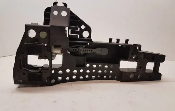 Rear door exterior handle/bracket