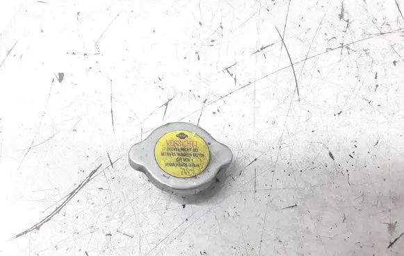 Nissan Primera Coolant expansion tank/reservoir cap 