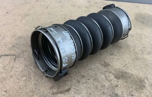 BMW 5 F10 F11 Intercooler hose/pipe 8513451 11618513451