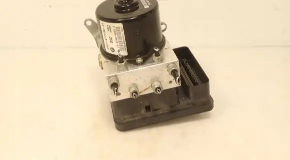 BMW 1 E81 E87 ABS Pump 677148601