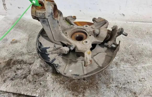 Volkswagen Golf VI Front wheel hub spindle knuckle 1K0255T