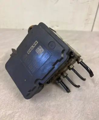 Volvo V70 ABS Pump 31261142 10061336081 10092604043