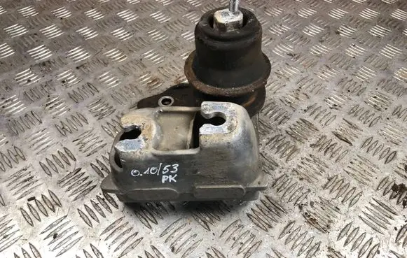 Subaru Outback Engine mount bracket