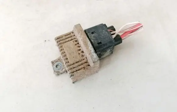 Renault Megane II Glow plug pre-heat relay 7700115070