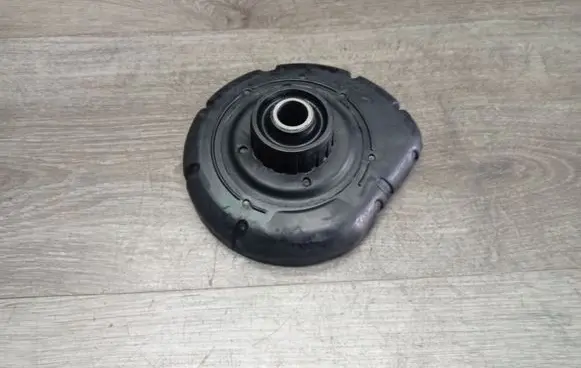Volvo V70 Front upper strut mount 8646713