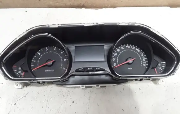Peugeot 208 Speedometer (instrument cluster) 9673777580