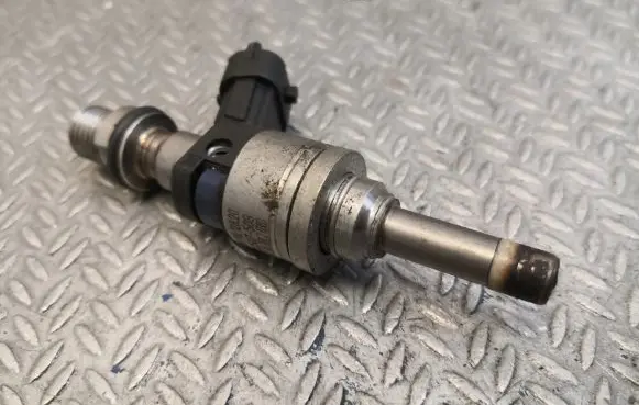 Porsche Cayenne (9PA) Fuel injector 94811012820