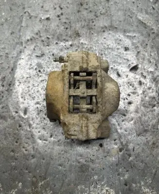 Opel Vectra B Rear brake caliper