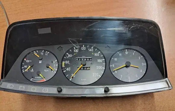 Mercedes-Benz W123 Speedometer (instrument cluster) 1235420457