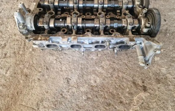 Mazda CX-7 Engine head 