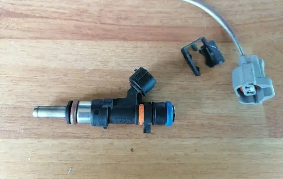 Dacia Sandero Fuel injectors set 166004787R 8201505544 0280158366
