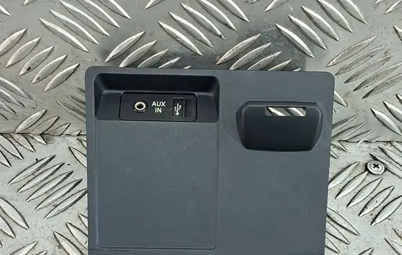 BMW X5 E70 AUX in-socket connector 9115085