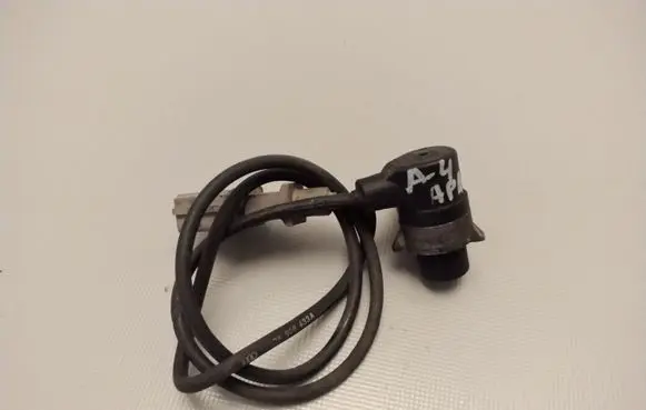 Audi A4 S4 B5 8D Crankshaft speed sensor 0281002