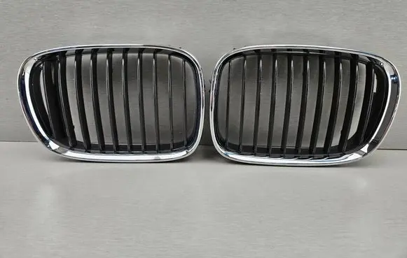 BMW 5 E39 Front bumper upper radiator grill 8159315 51138159315 8159316