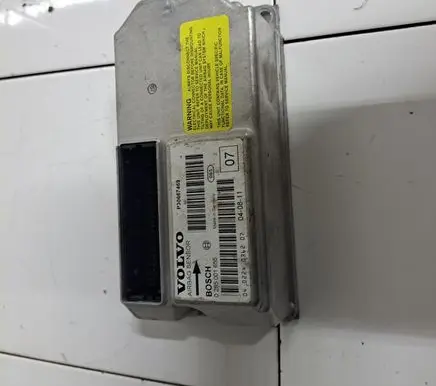 Volvo V70 Airbag control unit/module 0285001655 P30667469